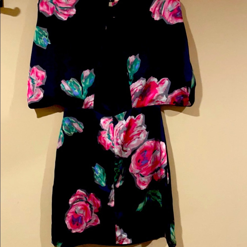 Spring dress - Picture 2 of 3